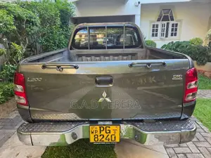 Mitsubishi L200 2015 Pickup (Used)