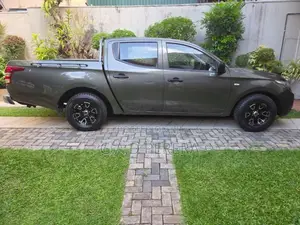 Mitsubishi L200 2015 Pickup (Used)