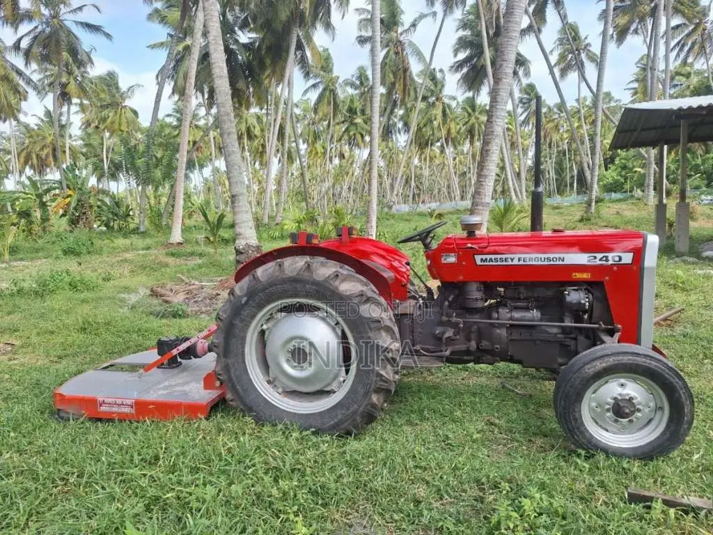 Massey-Ferguson 240 1989 Tractor (Used)
