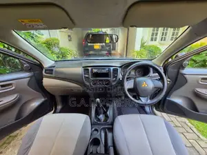 Mitsubishi L200 2015 Pickup (Used)