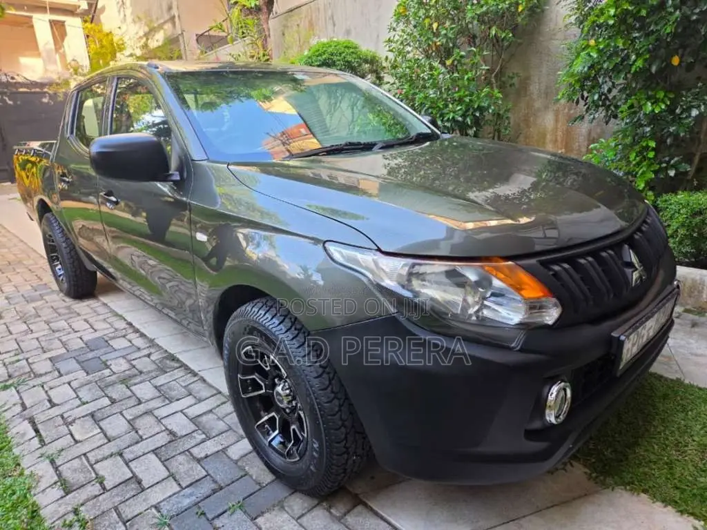 Mitsubishi L200 2015 Pickup (Used)