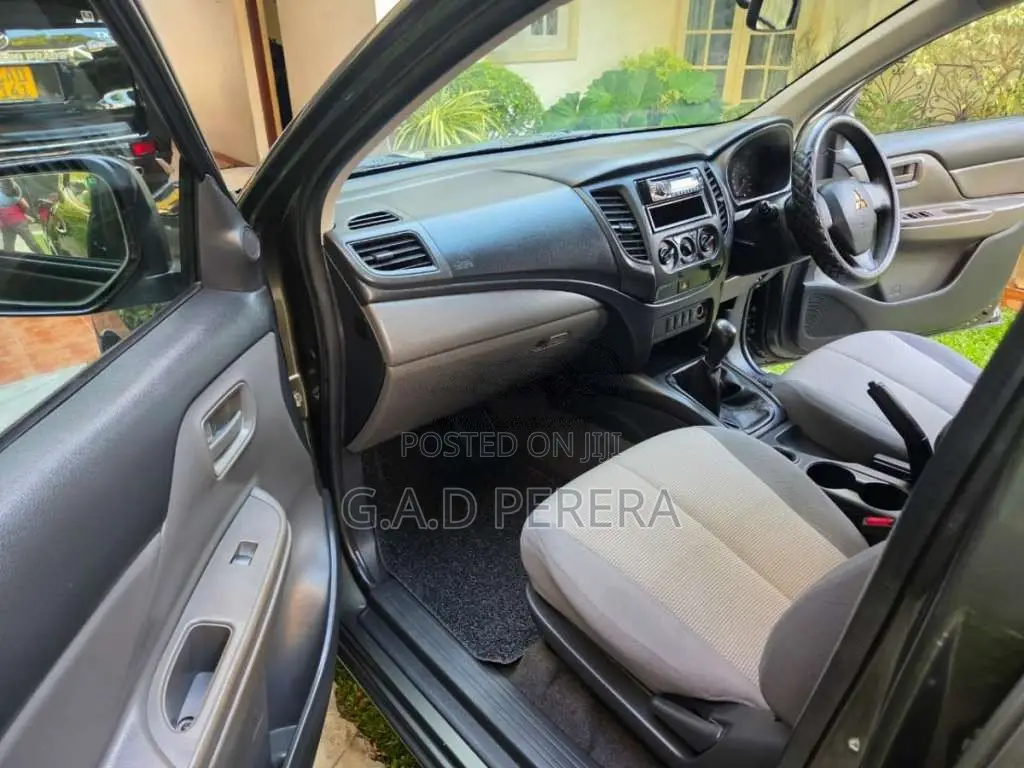 Mitsubishi L200 2015 Pickup (Used)
