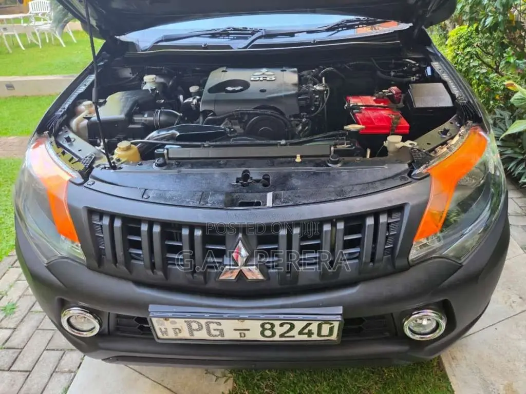 Mitsubishi L200 2015 Pickup (Used)