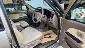 Toyota HILUX SURF SSR G 2000 Pickup (Used)