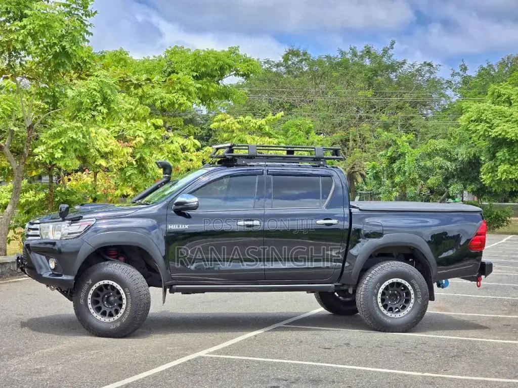 Toyota Hilux 2016 Pickup (Used)