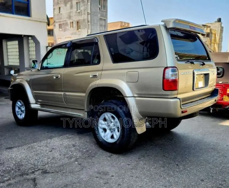 Toyota HILUX SURF SSR G 2000 Pickup (Used)