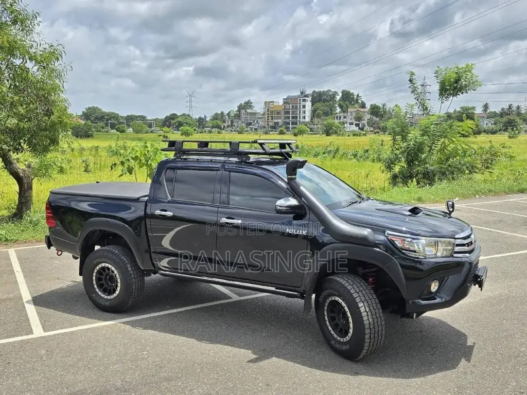 Toyota Hilux 2016 Pickup (Used)