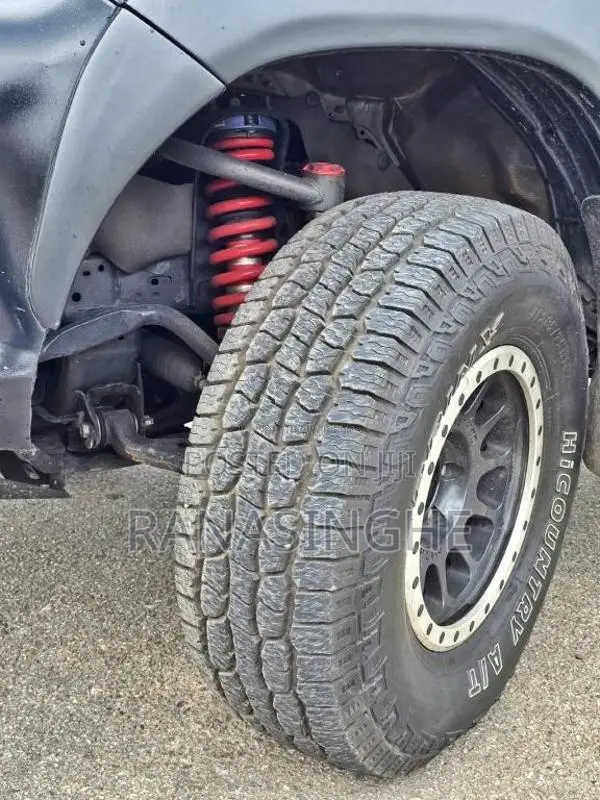 Toyota Hilux 2016 Pickup (Used)