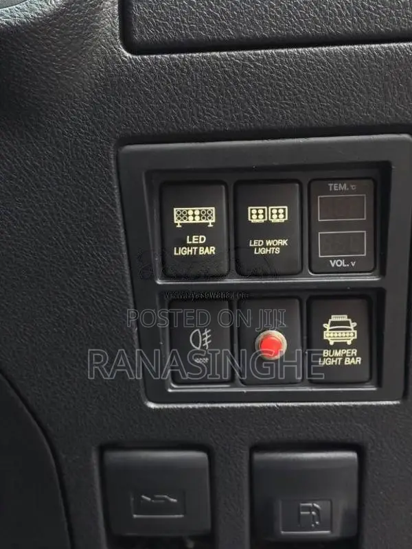 Toyota Hilux 2016 Pickup (Used)