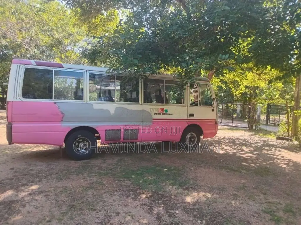 Mitsubishi Baby Rosa 1988 Bus (Used)