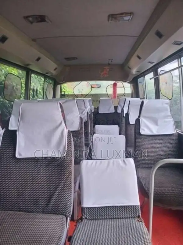 Mitsubishi Baby Rosa 1988 Bus (Used)
