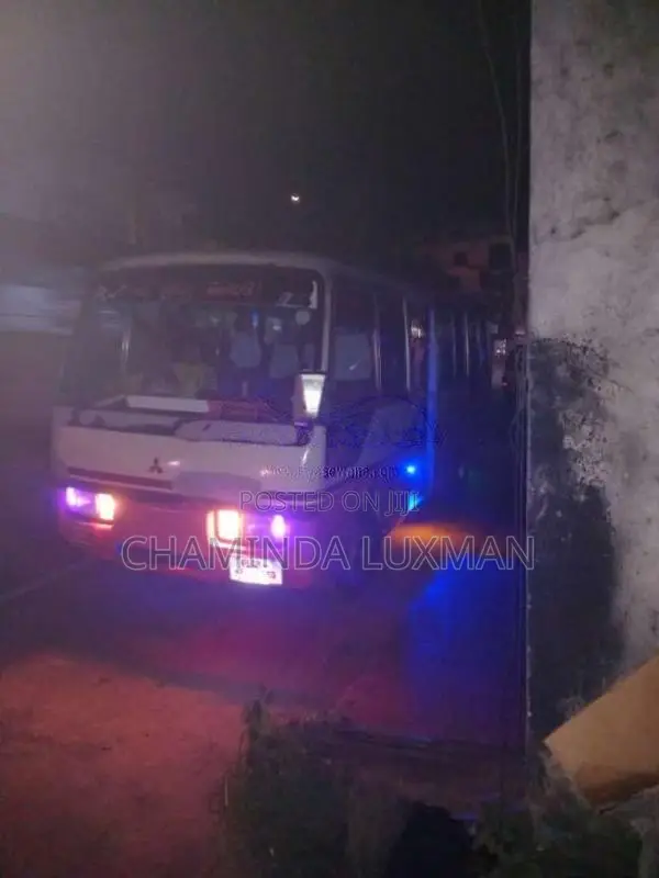 Mitsubishi Baby Rosa 1988 Bus (Used)