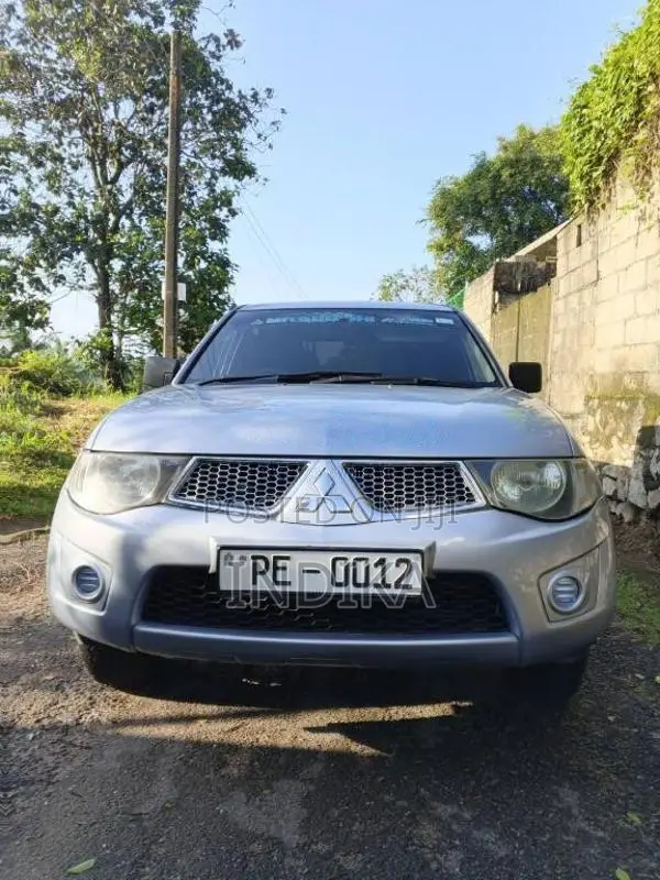 Mitsubishi L200 2012 Pickup (Used)