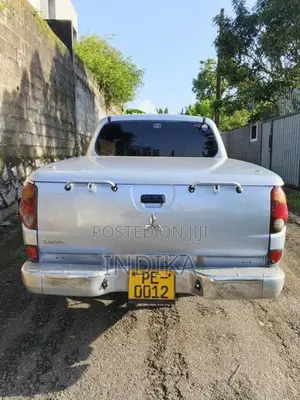 Mitsubishi L200 2012 Pickup (Used)