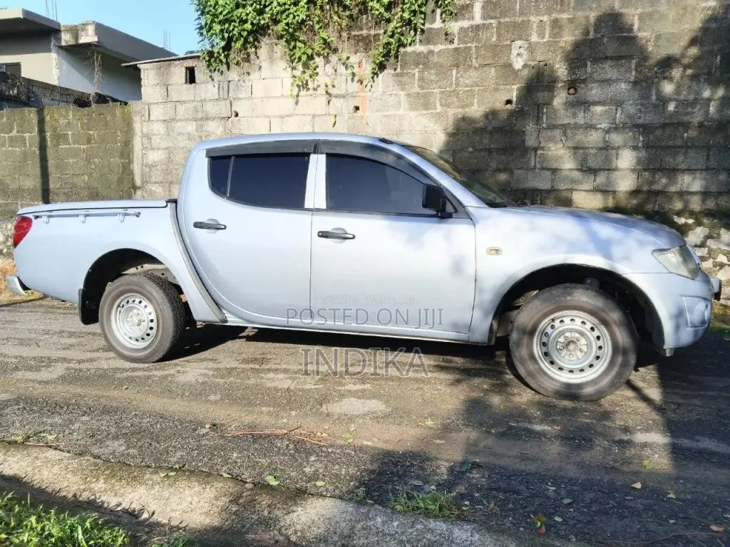 Mitsubishi L200 2012 Pickup (Used)