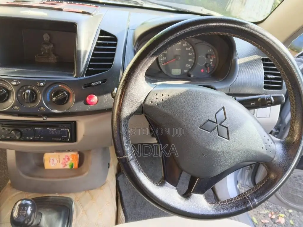 Mitsubishi L200 2012 Pickup (Used)