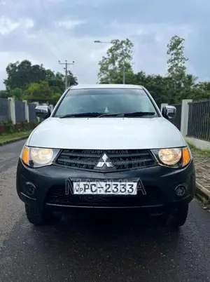 Mitsubishi L200 2011 Pickup (Used)