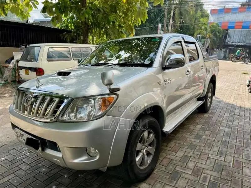 Toyota Hilux Vigo 2006 Pickup (Used)