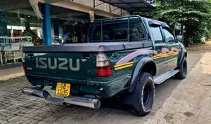 Isuzu Double Cab 2000 Pickup (Used)