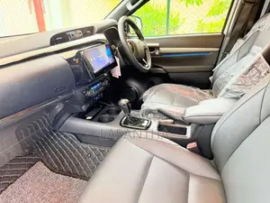 Toyota Hilux 2025 Pickup (Used)