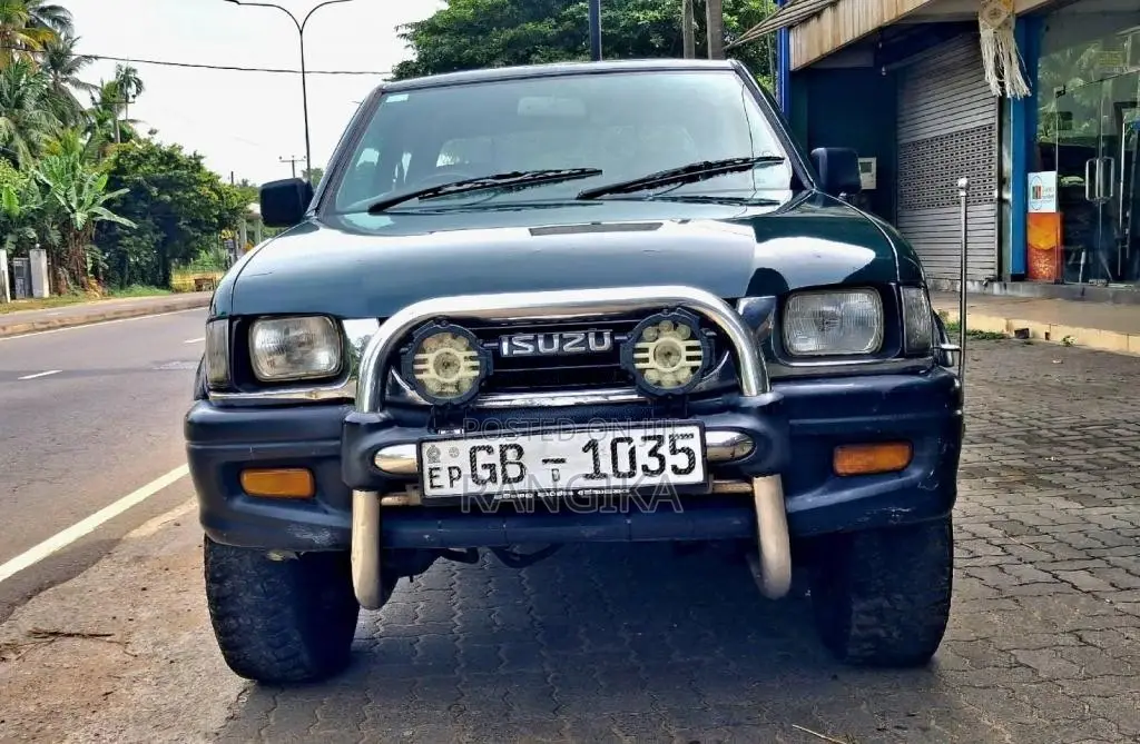 Isuzu Double Cab 2000 Pickup (Used)