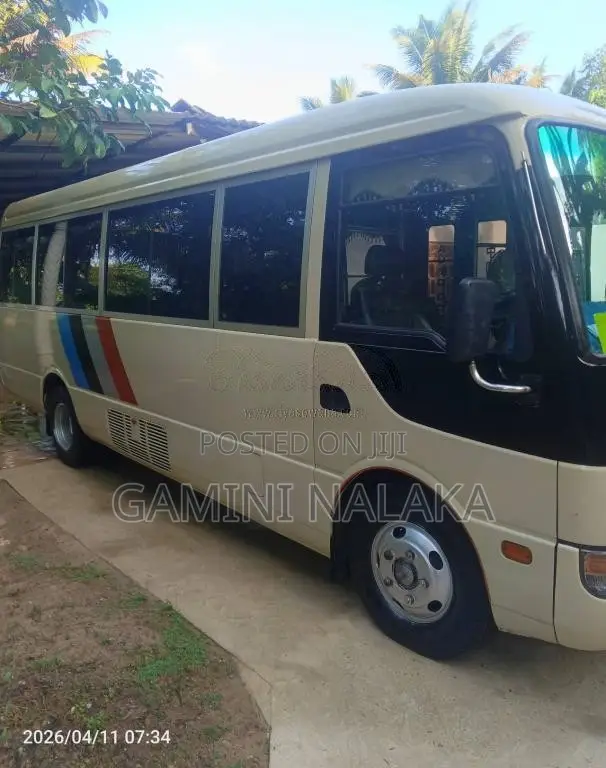 Mitsubishi Rosa 2004 Bus (Used)