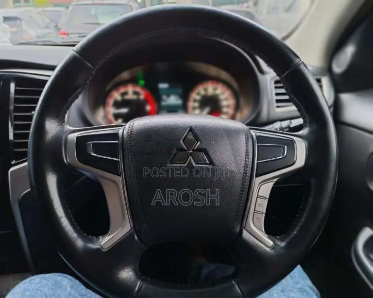 Mitsubishi L200 2020 Pickup (Used)