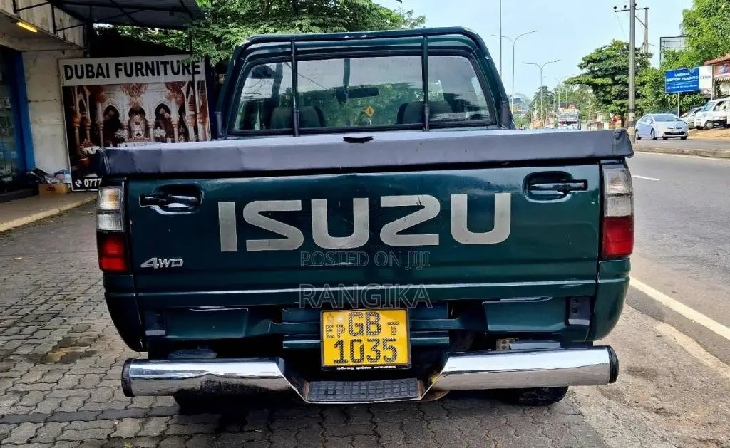 Isuzu Double Cab 2000 Pickup (Used)