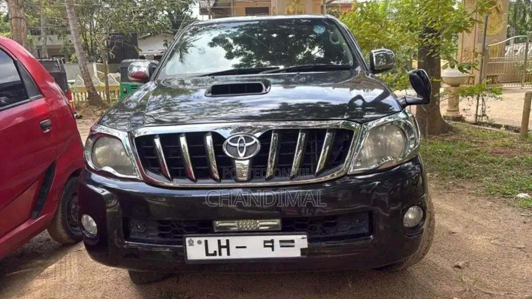 Toyota Hilux 2010 Pickup (Used)