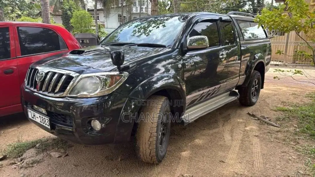 Toyota Hilux 2010 Pickup (Used)