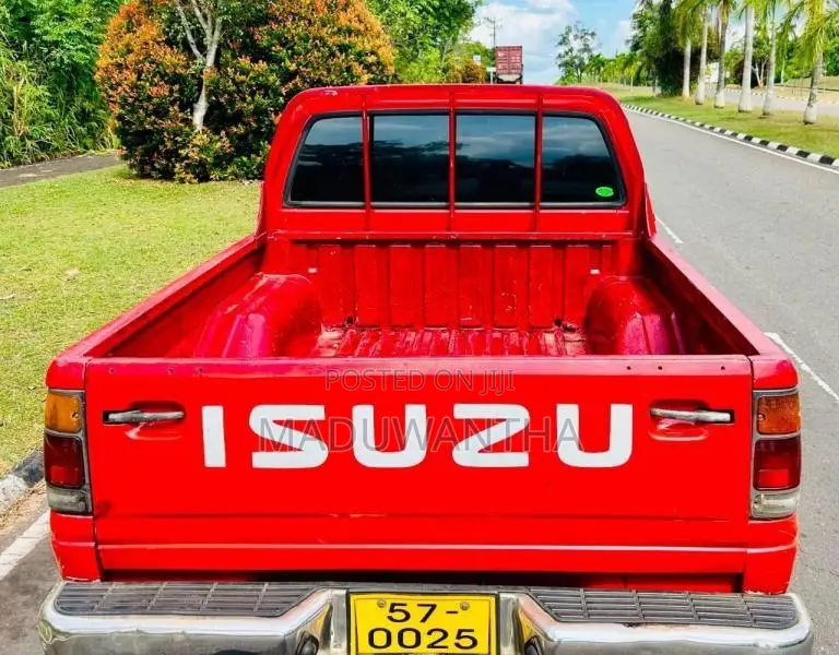 Isuzu Isuzu 1995 Pickup (Used)
