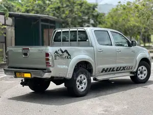 Toyota Hilux 2008 Pickup (Used)