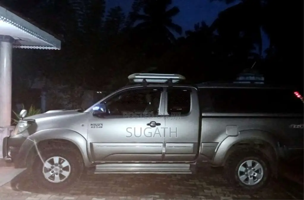 Toyota Hilux 2010 Pickup (Used)