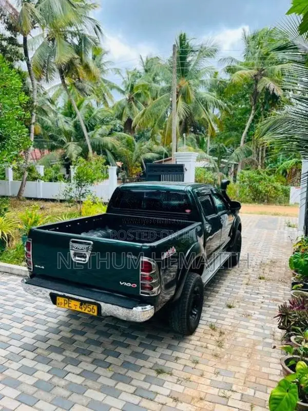 Toyota Hilux VIGO 2012 Pickup (Used)