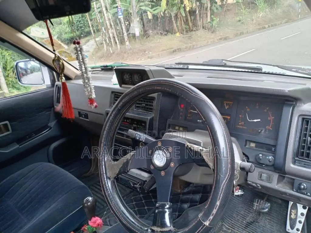 Nissan D21 1993 Pickup (Used)