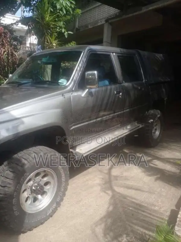 Toyota Double Cab 1988 Pickup (Used)