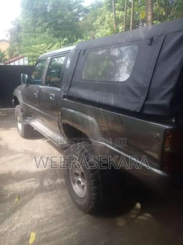 Toyota Double Cab 1988 Pickup (Used)