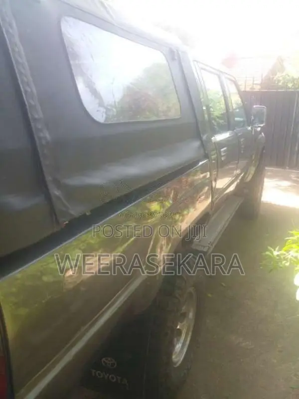 Toyota Double Cab 1988 Pickup (Used)