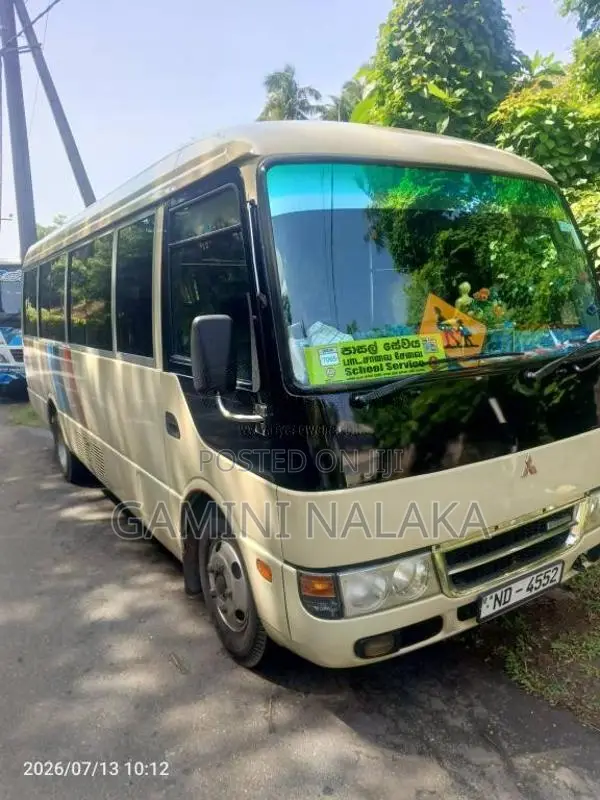 Mitsubishi Rosa 2004 Bus (Used)