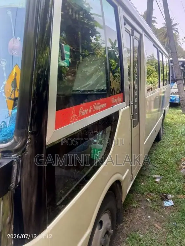 Mitsubishi Rosa 2004 Bus (Used)