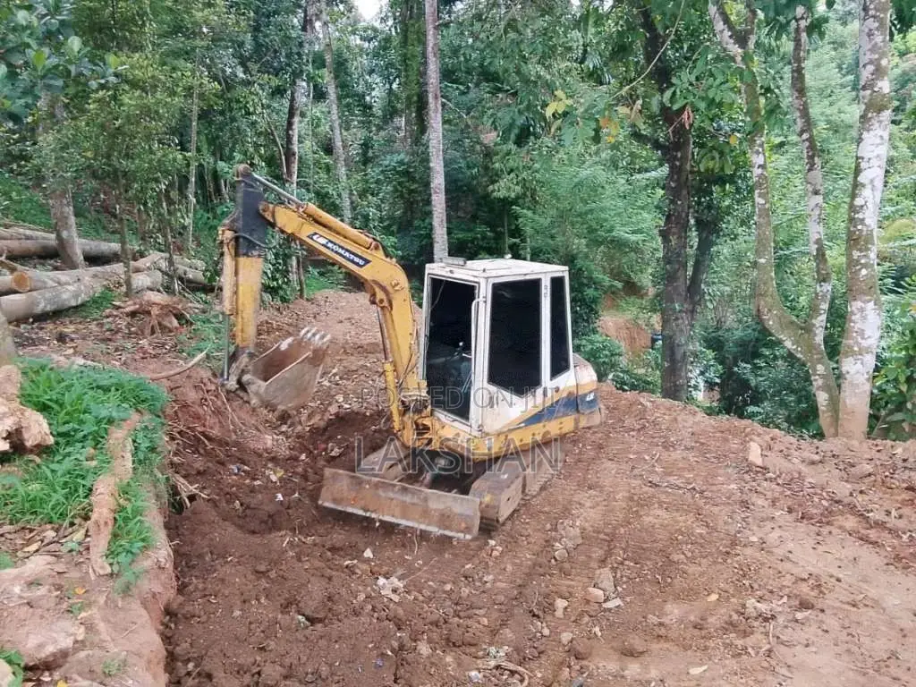 Komatsu PC30 Excavator 2010 Heavy-Duty (Used)