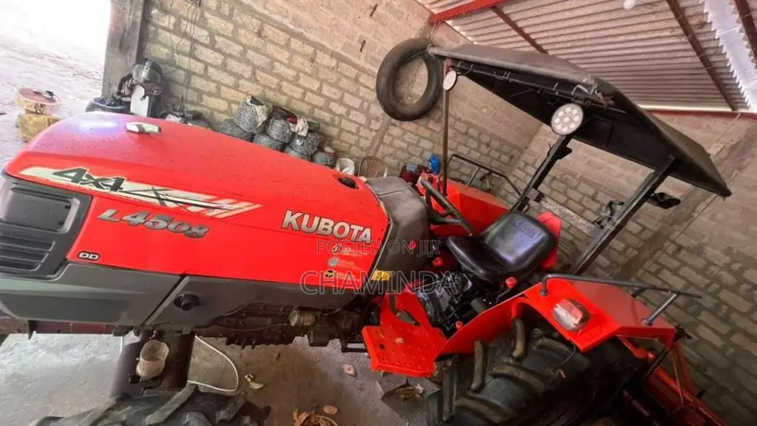 Kubota 4 Wheel 2020 Tractor (Used)