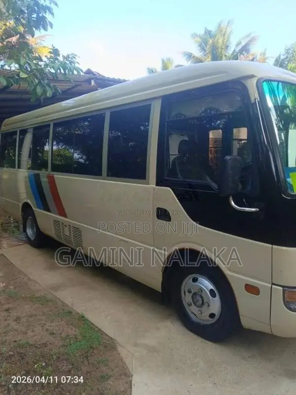 Mitsubishi Rosa 2004 Bus (Used)