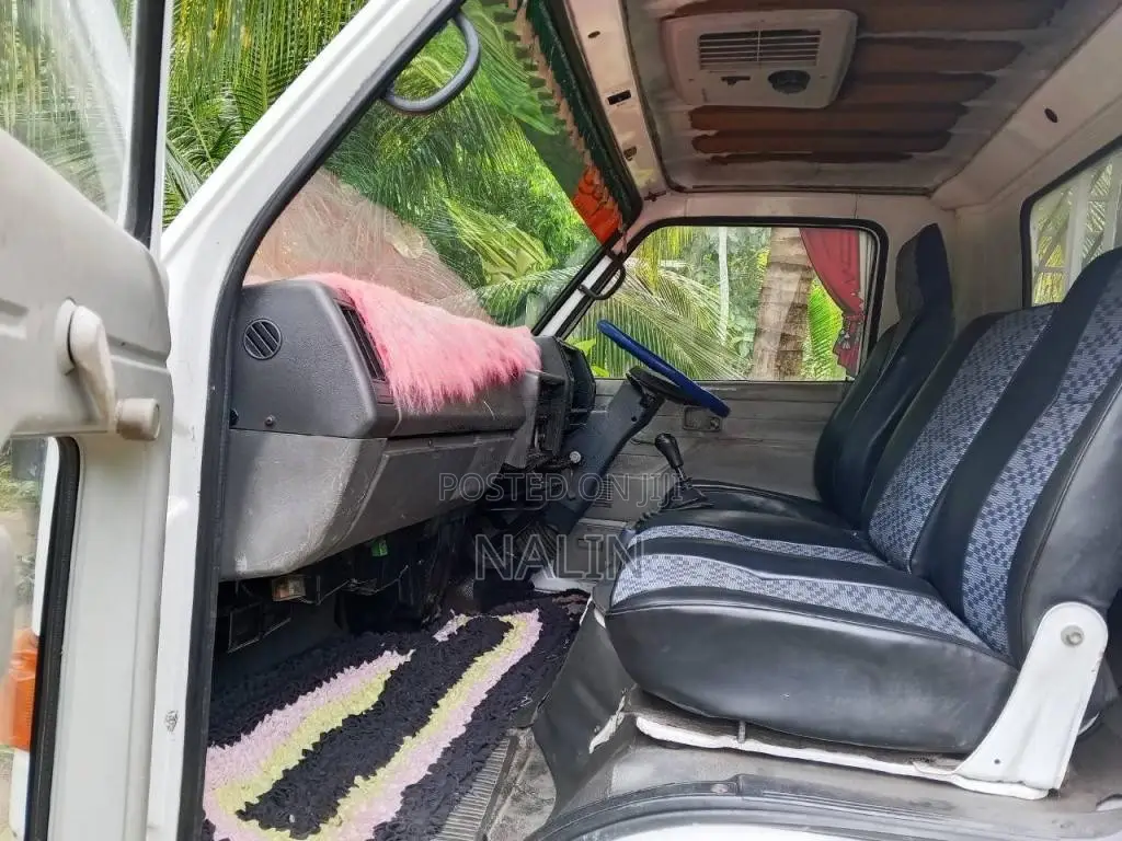 Isuzu 4BE1 1990 Lorry (Used)