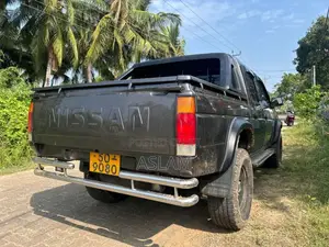 Nissan D-21 4X4 DOUBLE 1988 Pickup (Used)
