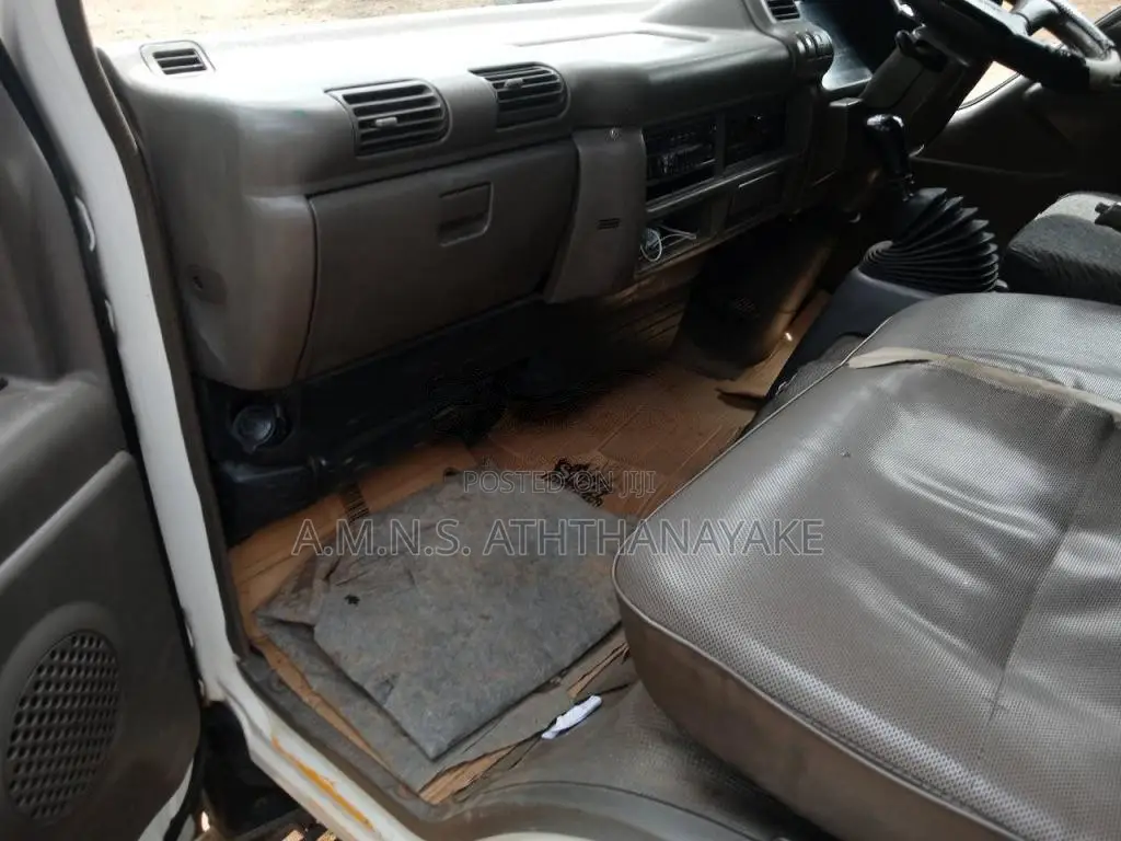 Isuzu Tipper 1995 Lorry (Used)