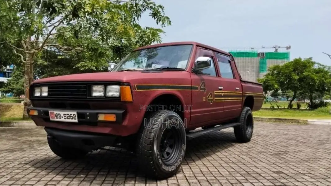 Nissan Double Cab 4x4 1983 Pickup (Used)