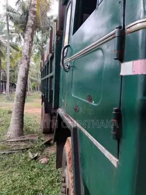 Ashok-Leyland Tipper 1998 Lorry (Used)