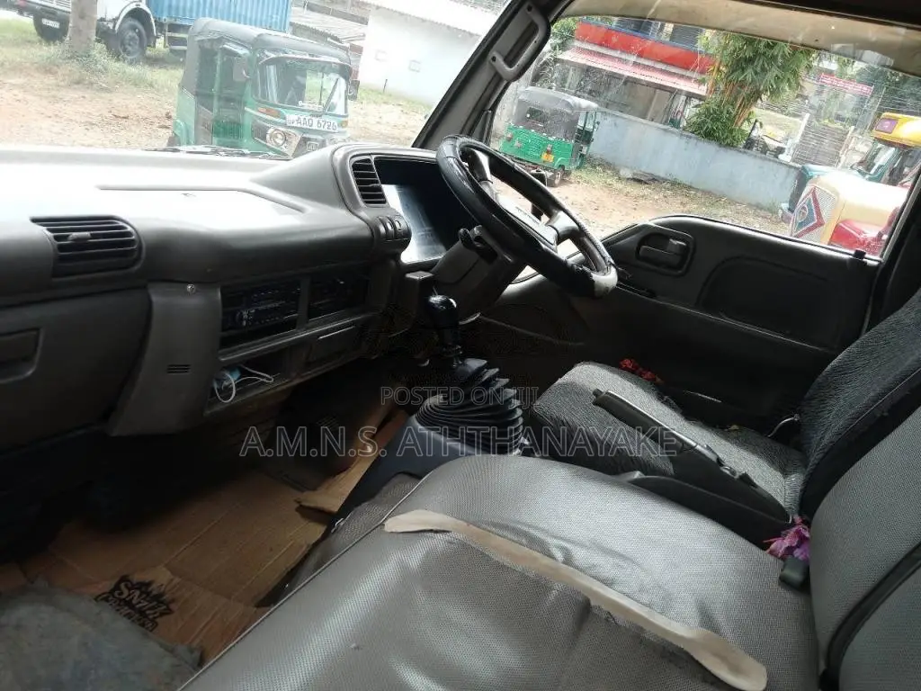 Isuzu Tipper 1995 Lorry (Used)