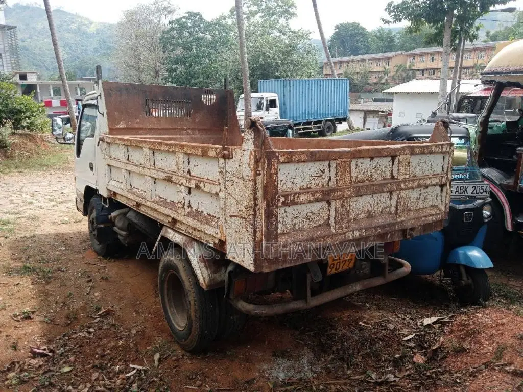 Isuzu Tipper 1995 Lorry (Used)